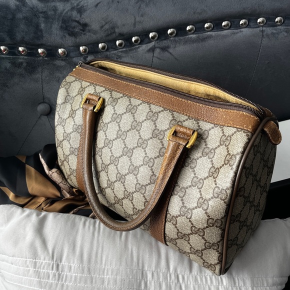 Reposhing authentic Gucci loved it but ready to rotate. - Picture 9 of 15